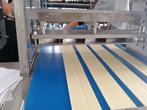 Traingular shaped cutting tools